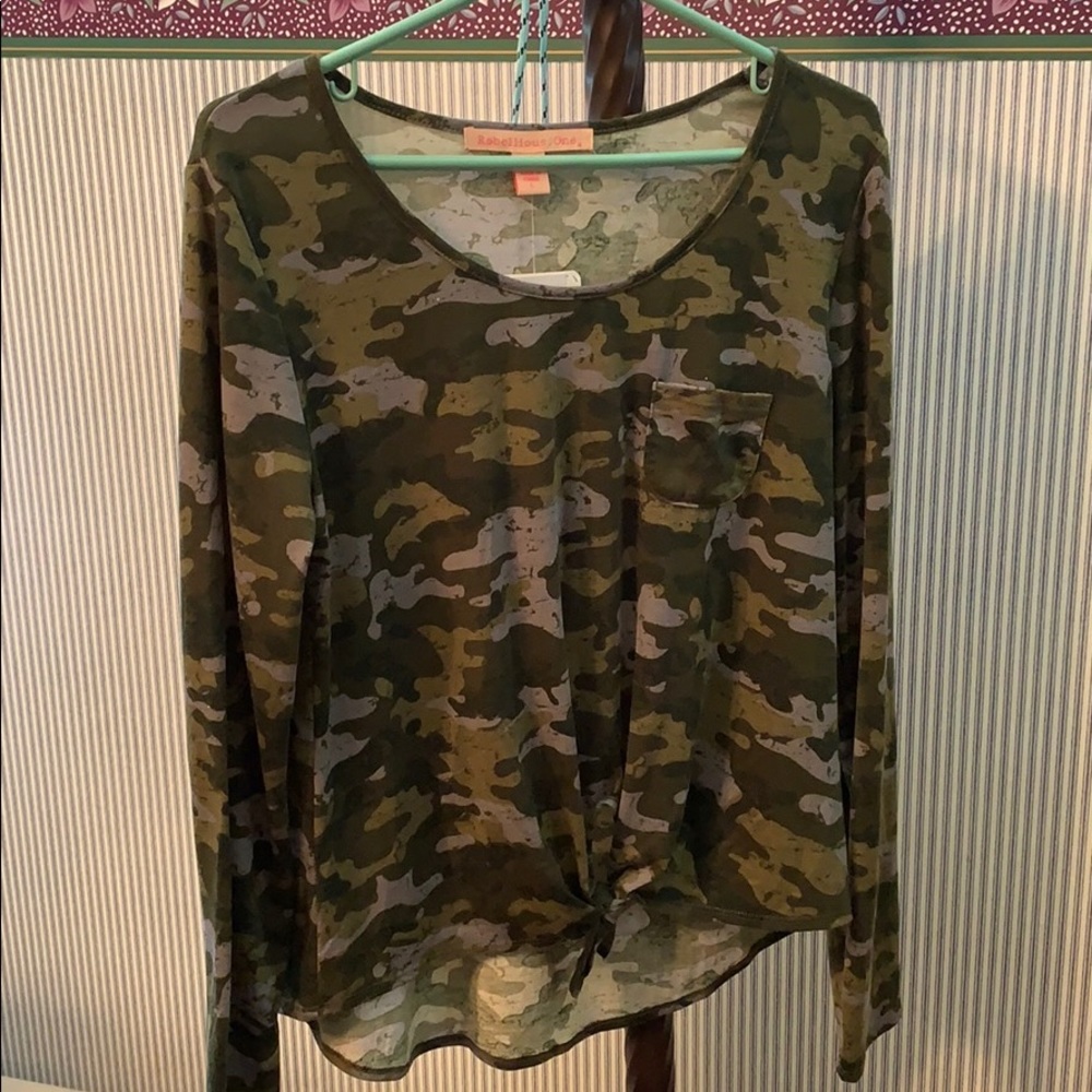 Long sleeve pullover camouflage shirt